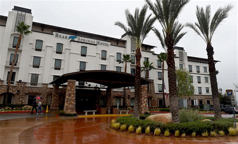 Bear Springs Hotel .